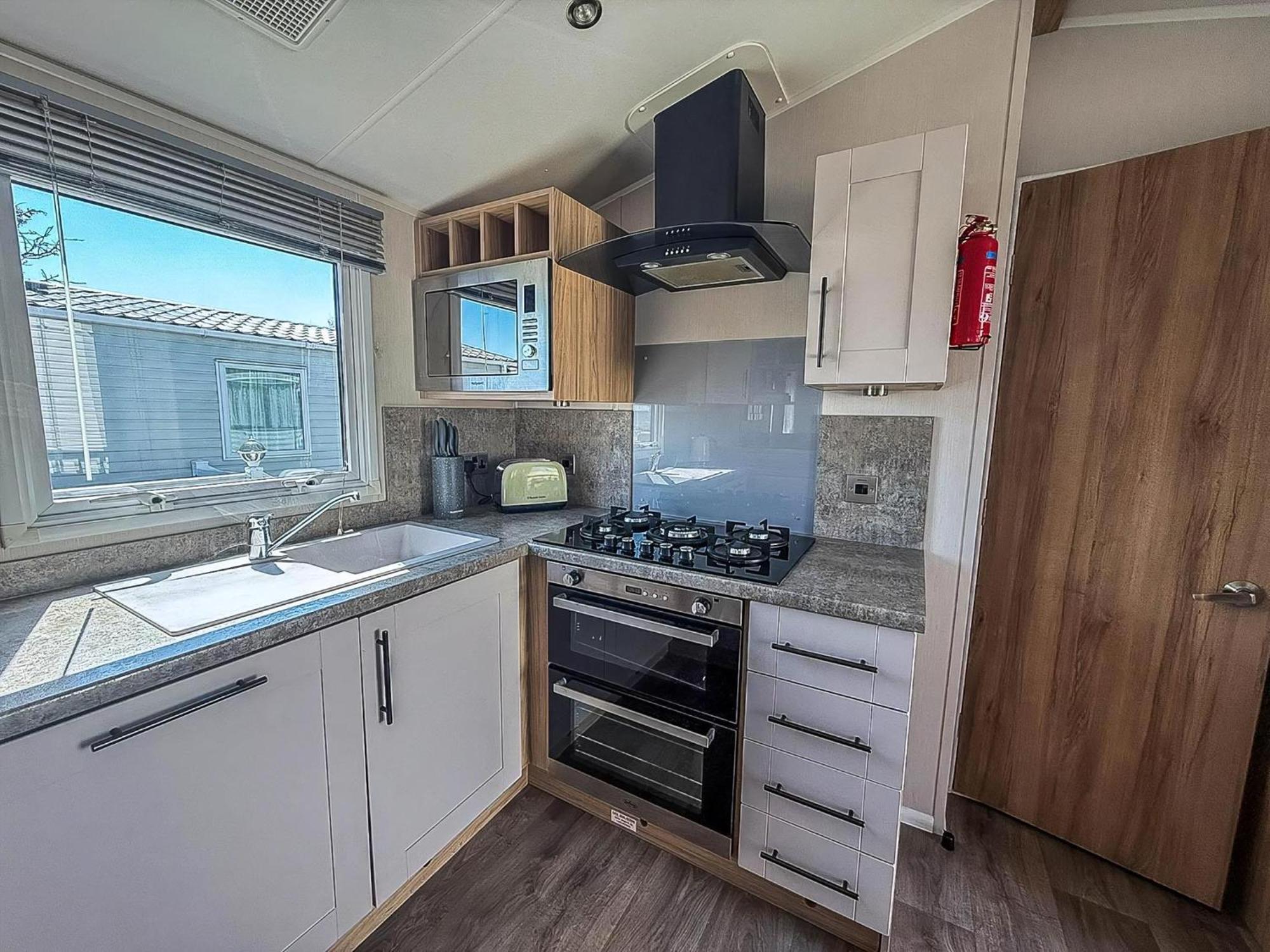 Beautiful 6 Berth Caravan, Nearby Beach In Suffolk Ref 68016Bs Lowestoft Exterior photo
