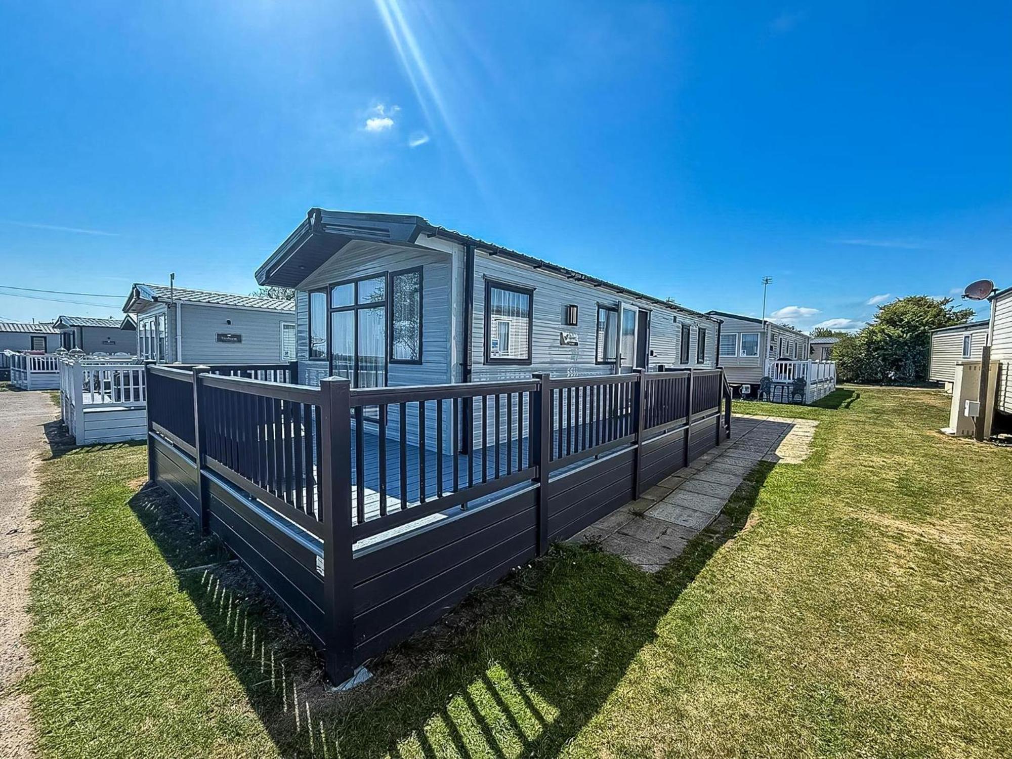Beautiful 6 Berth Caravan, Nearby Beach In Suffolk Ref 68016Bs Lowestoft Exterior photo